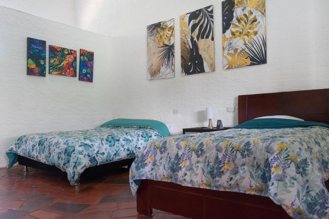 Club Aviva Guatavita - Hostel - Restaurante, Disco & Bar 외부 사진